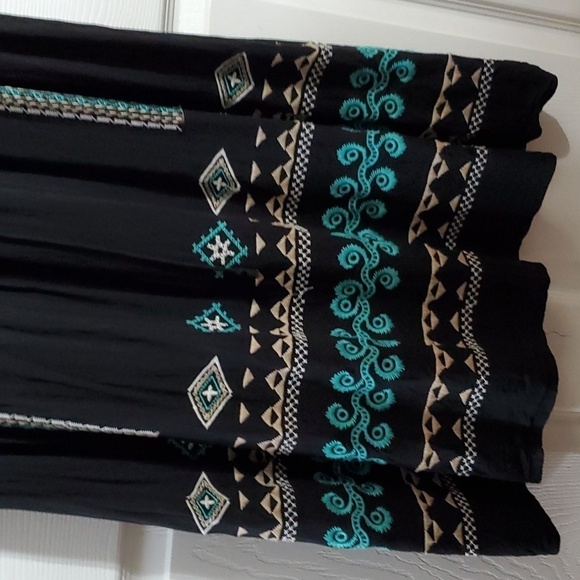 Monoreno Women's Maxi Dress Black Floral Sleeveless Embroidered Boho Size Large - Picture 5 of 8